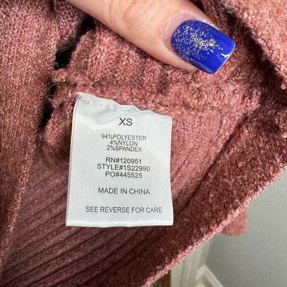 Juniors / Womens turtle neck sweater - Picture 3 of 3